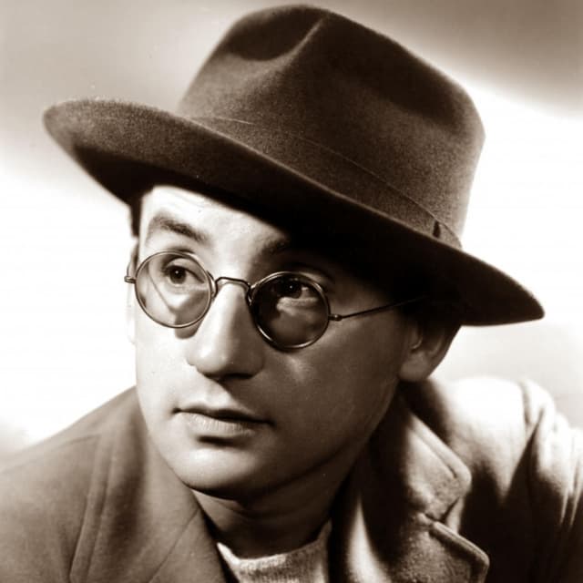 Classic Radio 05-11-26 - Murder in the Script Department, The Big Look, and Old Man's New Stand