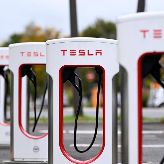 Apple Acquires Israeli AI Startup, Tesla Bets on AI and Robotics, Google Genie crafts 3D Worlds, Microsoft Revenue Surges AI Ambitions, and more...