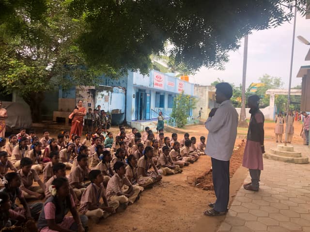 பள்ளியில் நான்-18